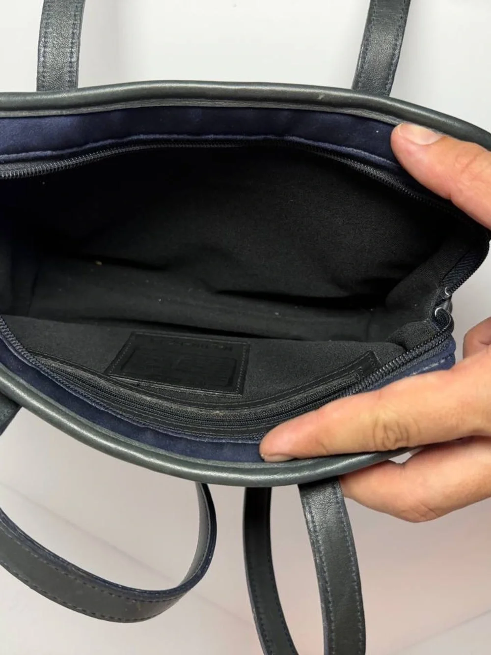 Coach Vintage 1998 Neoprene Swing Zip Shoulder Bag Navy